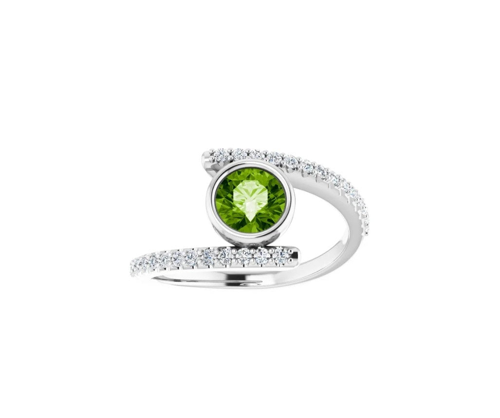 Natural Peridot & 1/4 CTW Natural Diamond Ring